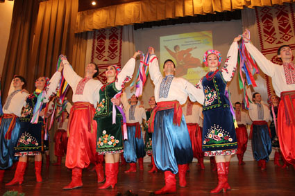 У вихорі запального українського танцю